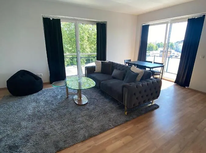 Schoene Ferienwohnung Mit Balkon 2