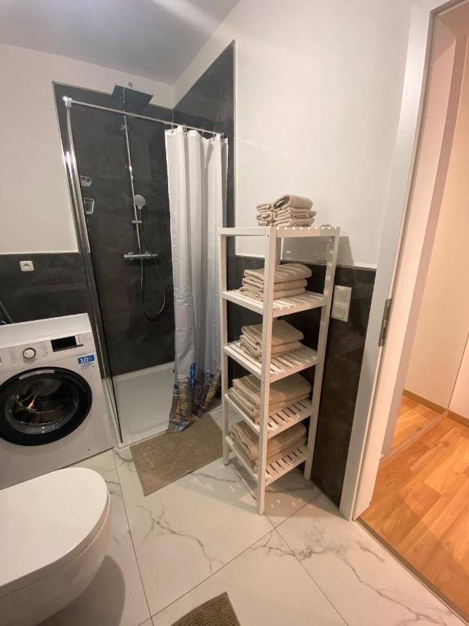 Schoene Mit Balkon 2 Apartment *